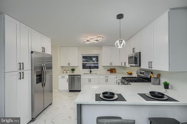 5206 HAZELWOOD AVE, Baltimore, MD 21206