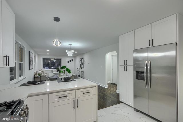 5206 HAZELWOOD AVE, Baltimore, MD 21206