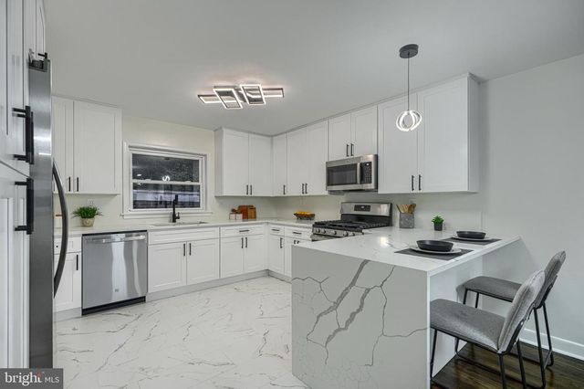 5206 HAZELWOOD AVE, Baltimore, MD 21206