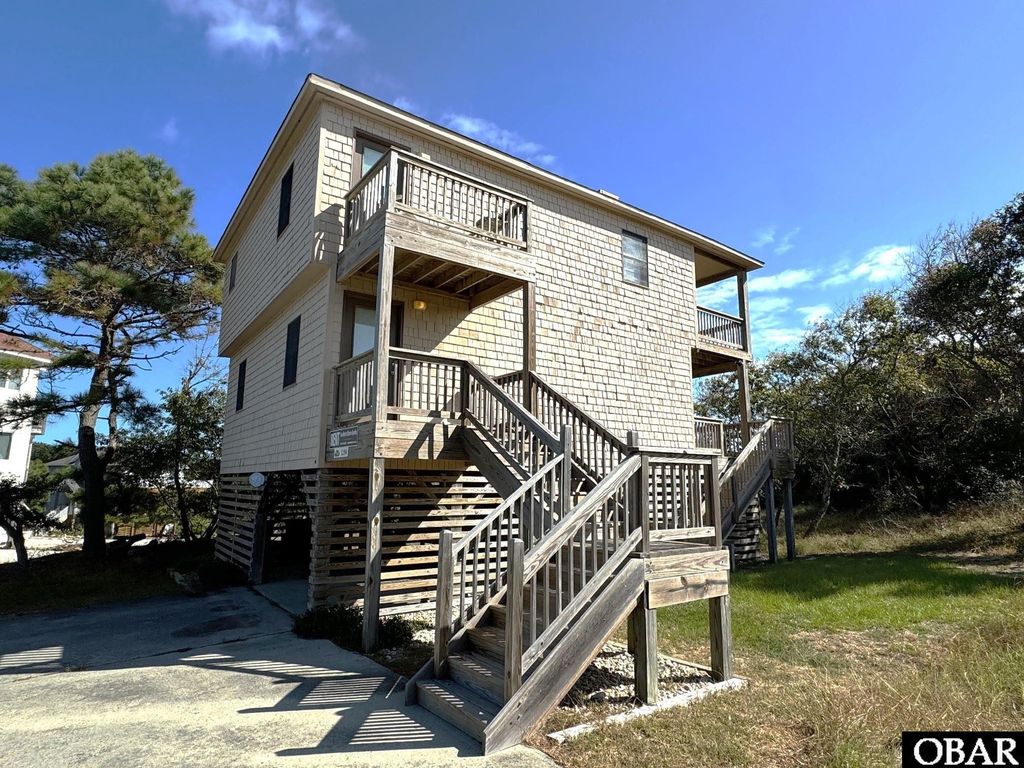 Image 1 of property listing at 107 Sheldrake Court, Duck, NC 27949