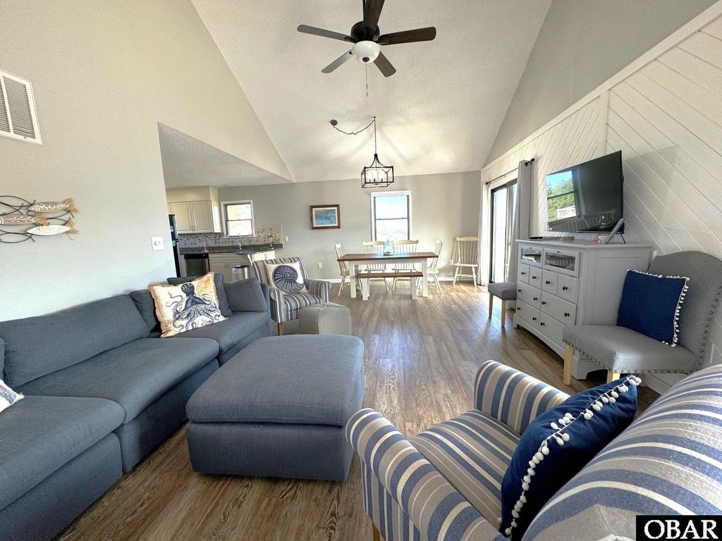 Image 9 of property listing at 107 Sheldrake Court, Duck, NC 27949