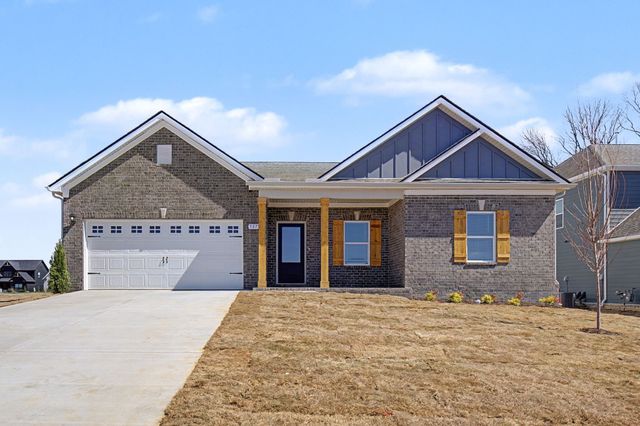 1369 English Oak Dr, Clarksville, TN 37043