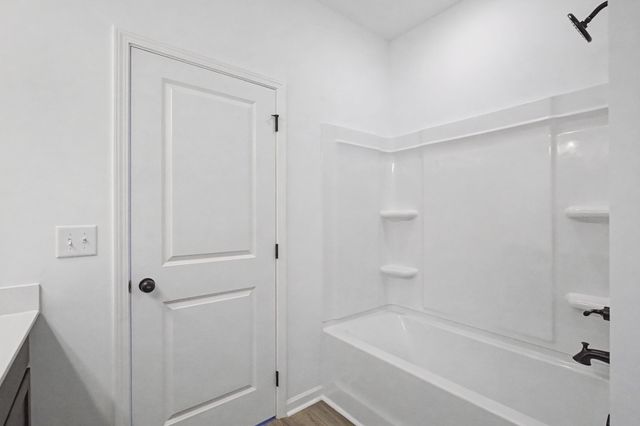 1369 English Oak Dr, Clarksville, TN 37043