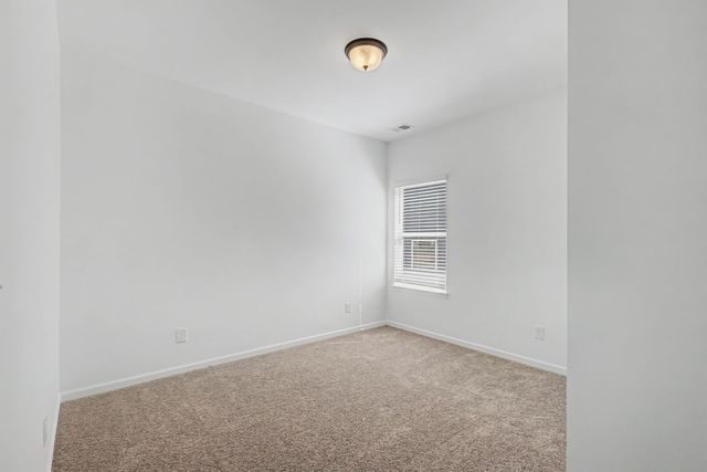 1369 English Oak Dr, Clarksville, TN 37043