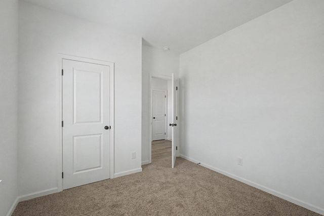 1369 English Oak Dr, Clarksville, TN 37043