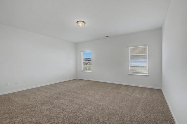 1369 English Oak Dr, Clarksville, TN 37043