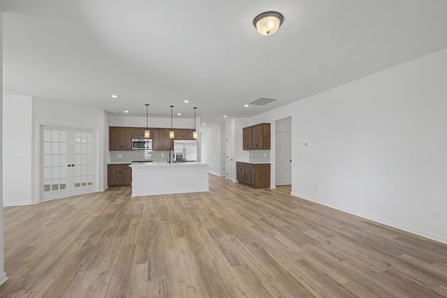 1369 English Oak Dr, Clarksville, TN 37043