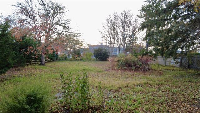 19 Riverway, Harwich, MA 02671