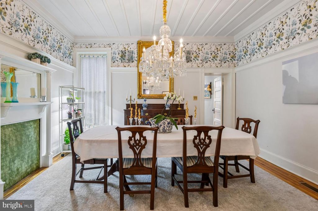 Image 13 of property listing at 335 WARREN AVE, Baltimore, MD 21230