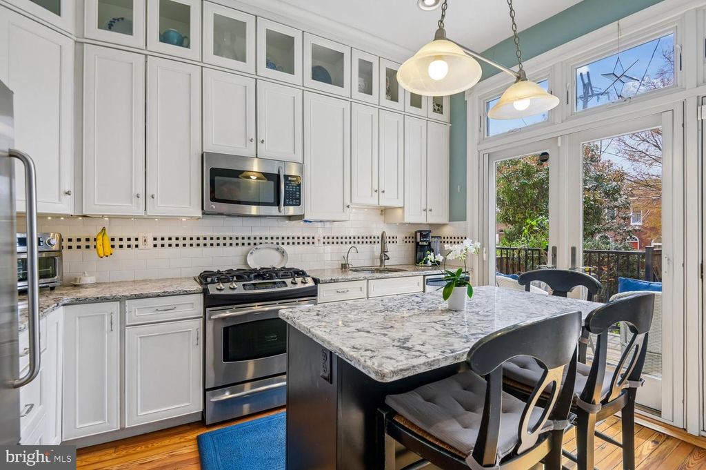 Image 22 of property listing at 335 WARREN AVE, Baltimore, MD 21230