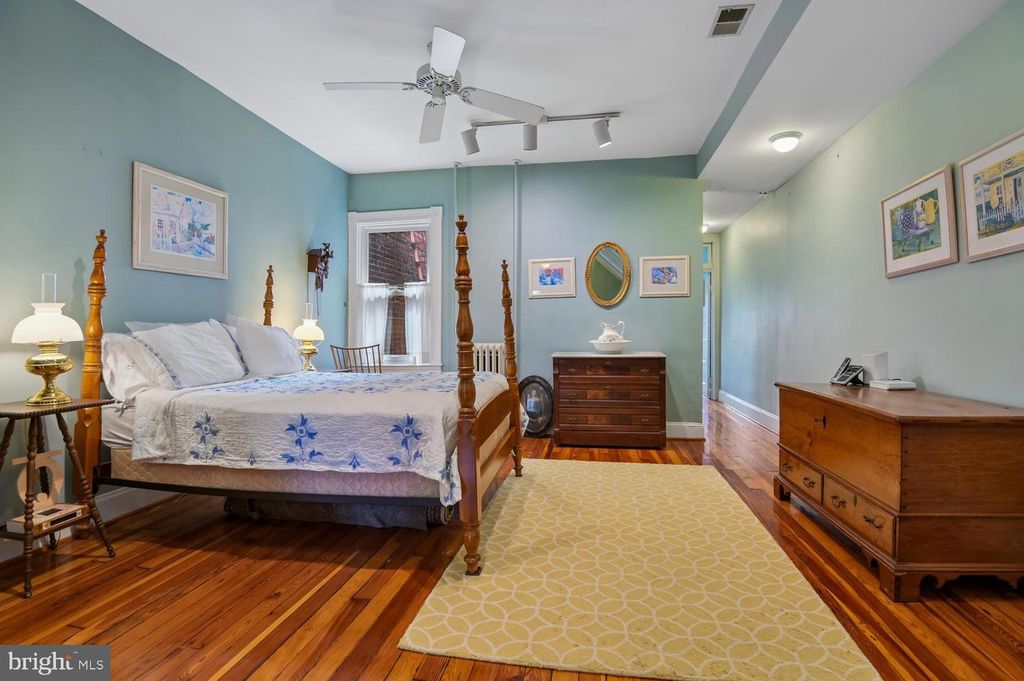 Image 28 of property listing at 335 WARREN AVE, Baltimore, MD 21230