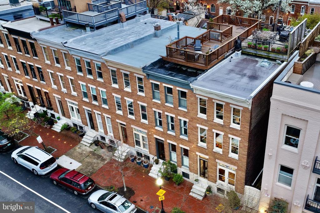 Image 3 of property listing at 335 WARREN AVE, Baltimore, MD 21230