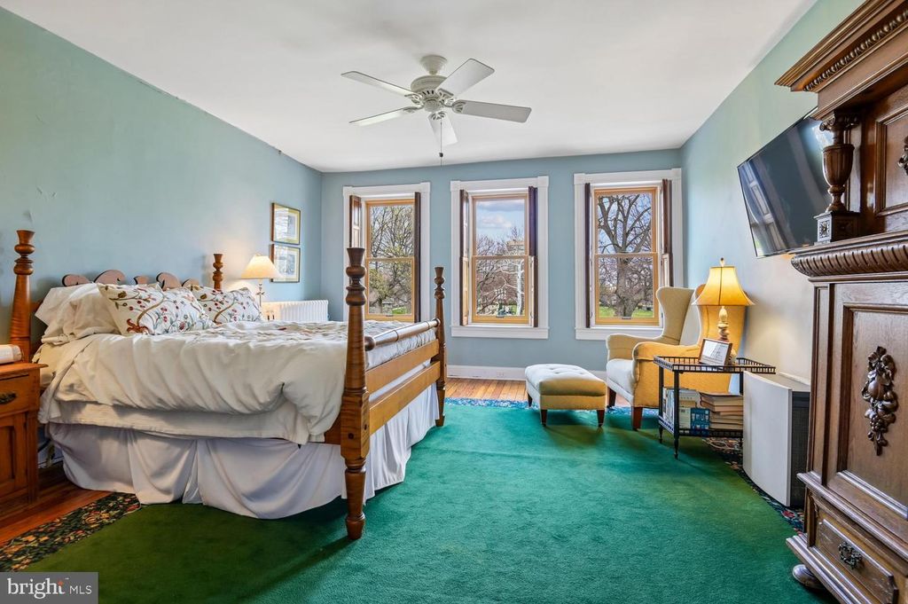 Image 35 of property listing at 335 WARREN AVE, Baltimore, MD 21230