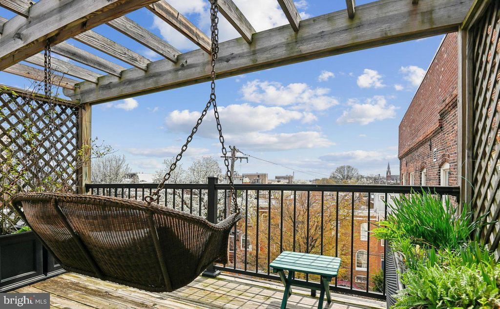 Image 41 of property listing at 335 WARREN AVE, Baltimore, MD 21230