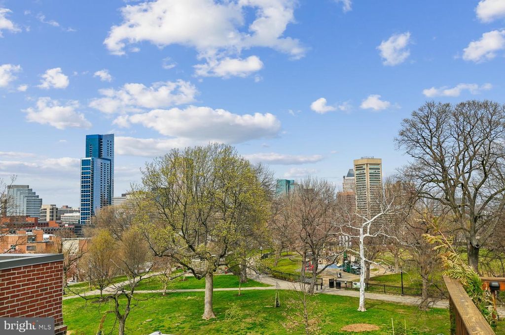 Image 44 of property listing at 335 WARREN AVE, Baltimore, MD 21230