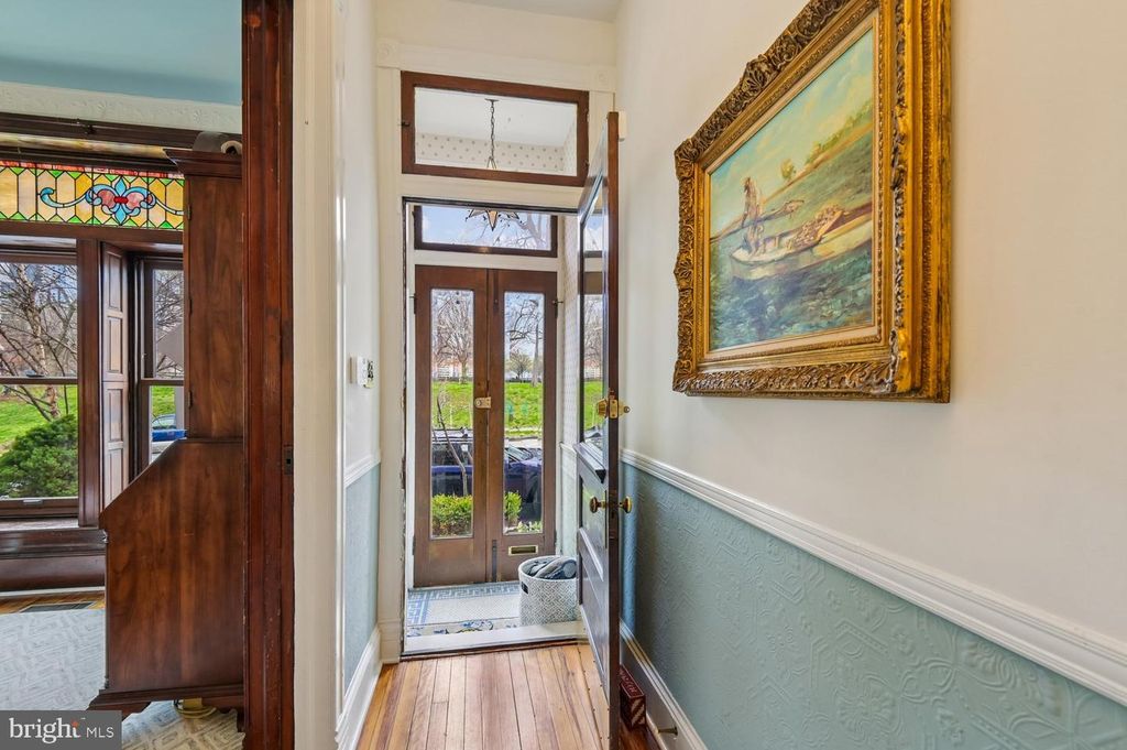 Image 7 of property listing at 335 WARREN AVE, Baltimore, MD 21230