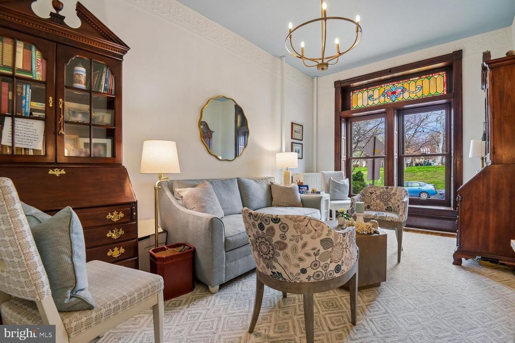 Image 8 of property listing at 335 WARREN AVE, Baltimore, MD 21230