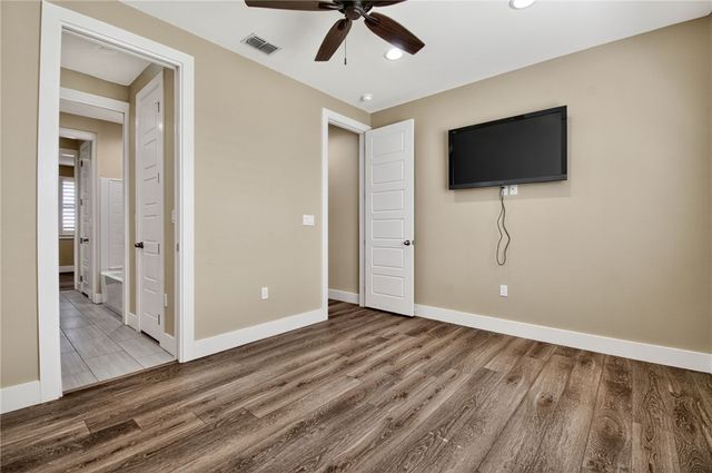 701 South Metz St, Orange Grove, TX 78372