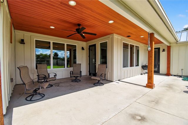 701 South Metz St, Orange Grove, TX 78372
