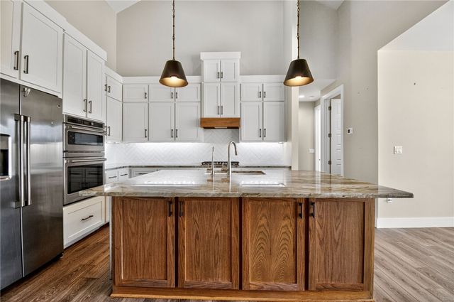 701 South Metz St, Orange Grove, TX 78372