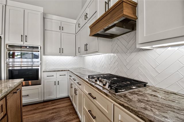 701 South Metz St, Orange Grove, TX 78372