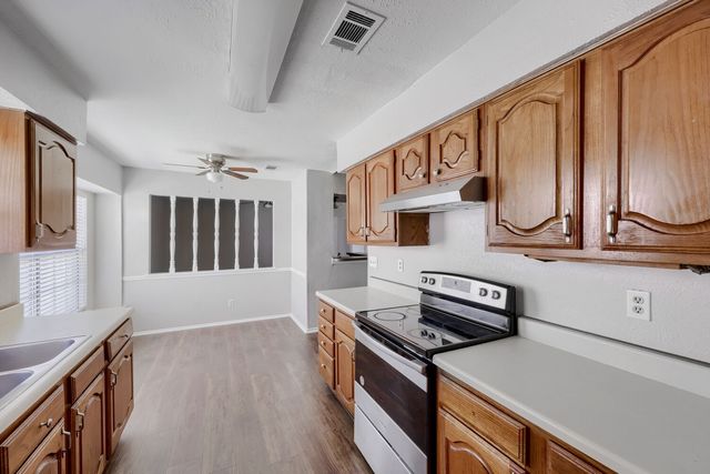 1005 Whitewater Trail, Desoto, TX 75115