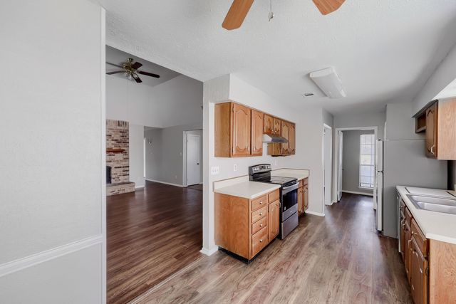 1005 Whitewater Trail, Desoto, TX 75115