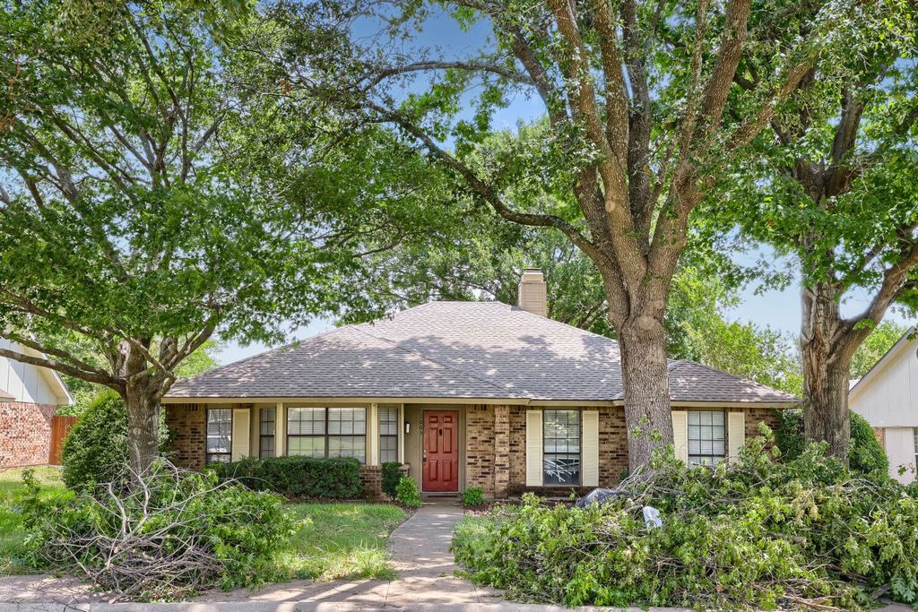 1005 Whitewater Trail, Desoto, TX 75115