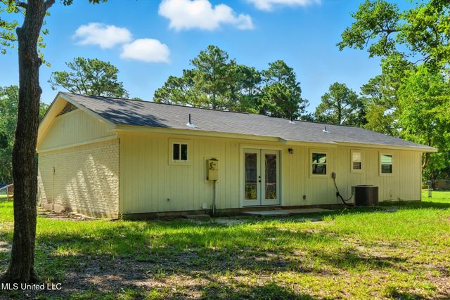 2401 Oxford Drive, Gautier, MS 39553