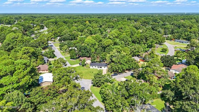 2401 Oxford Drive, Gautier, MS 39553