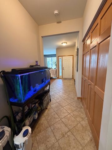 21226 Lily Lake Lane, Crest Hill, IL 60403
