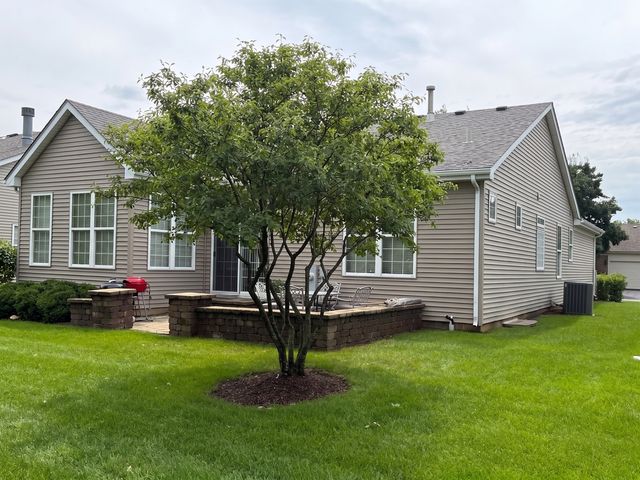 21226 Lily Lake Lane, Crest Hill, IL 60403