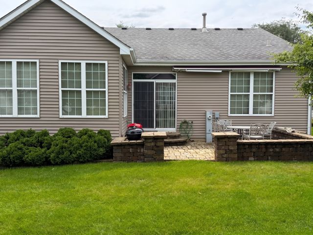 21226 Lily Lake Lane, Crest Hill, IL 60403