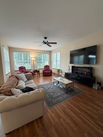21226 Lily Lake Lane, Crest Hill, IL 60403