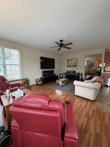 21226 Lily Lake Lane, Crest Hill, IL 60403
