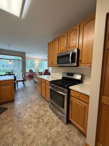 21226 Lily Lake Lane, Crest Hill, IL 60403