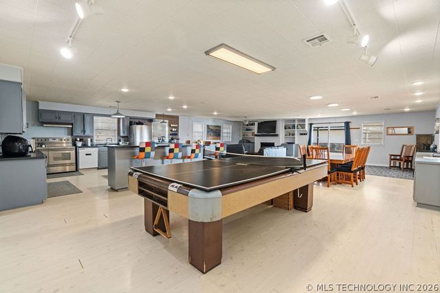 7386 Sooner Road, Kingston, OK 73439