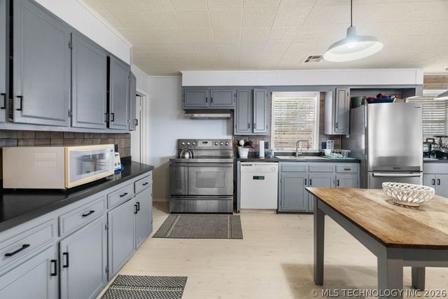 7386 Sooner Road, Kingston, OK 73439