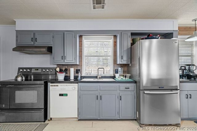 7386 Sooner Road, Kingston, OK 73439