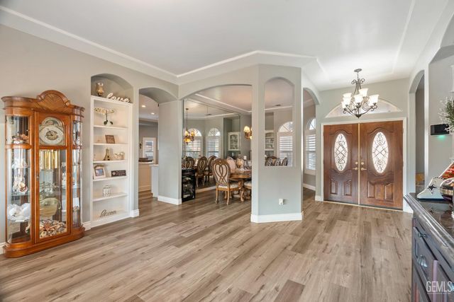 4107 Rock Lake Drive, Bakersfield, CA 93313