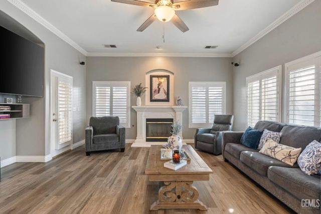 4107 Rock Lake Drive, Bakersfield, CA 93313