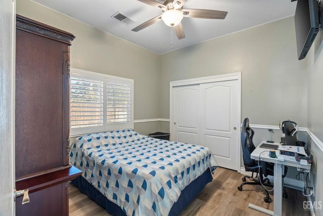 4107 Rock Lake Drive, Bakersfield, CA 93313