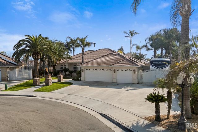 4107 Rock Lake Drive, Bakersfield, CA 93313