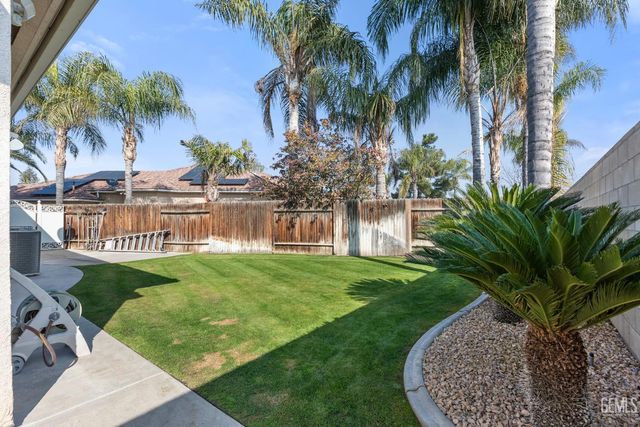 4107 Rock Lake Drive, Bakersfield, CA 93313