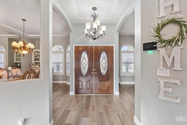 4107 Rock Lake Drive, Bakersfield, CA 93313