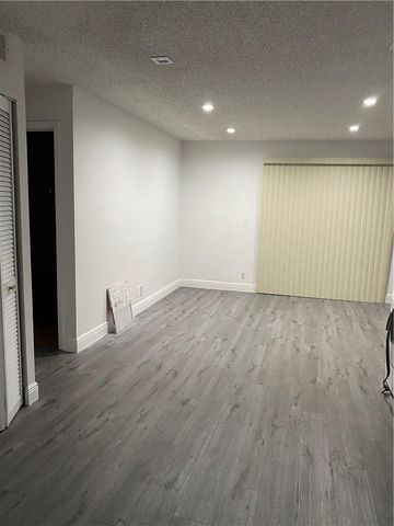 401 SW 86th Ave 103, Pembroke Pines, FL 33025