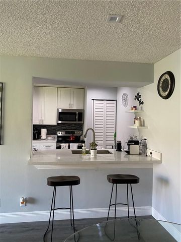 401 SW 86th Ave 103, Pembroke Pines, FL 33025