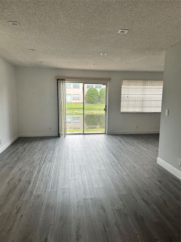 401 SW 86th Ave 103, Pembroke Pines, FL 33025