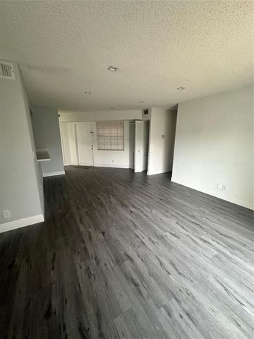 401 SW 86th Ave 103, Pembroke Pines, FL 33025