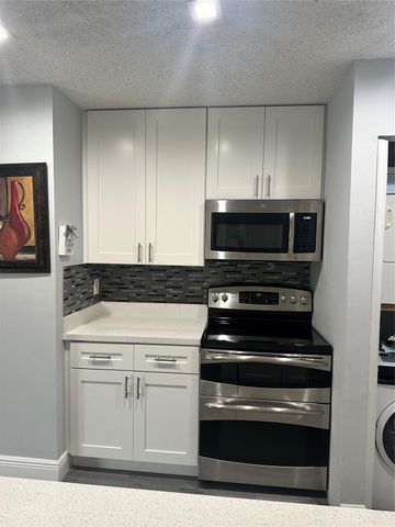 401 SW 86th Ave 103, Pembroke Pines, FL 33025